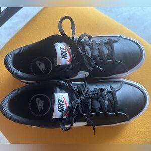 Nike Court Legacy - Black 6.5 Youth